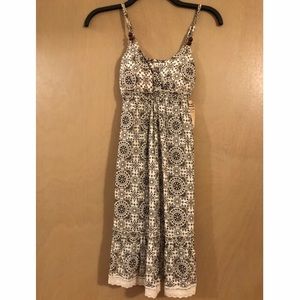 L.E.I. Erin Woven Dress w/ Beads-Sand Dollar Color